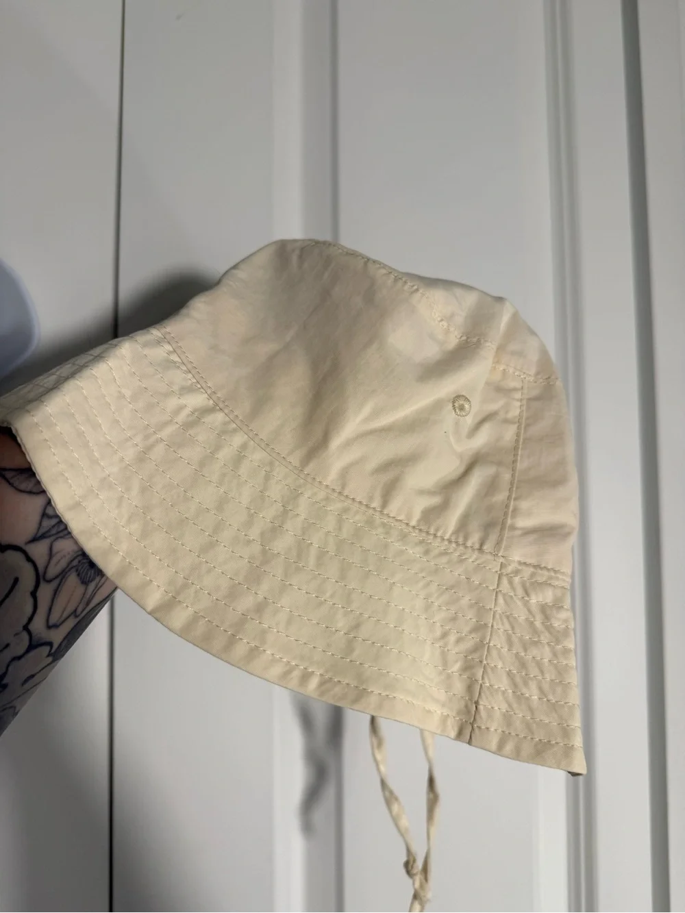 wild fable Cream Bucket Hat with Chin Ties